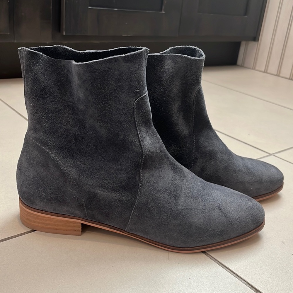 Dr Scholl’s grey suede ankle booties